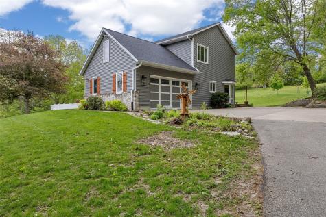 1432 Hickory Hollow Road NE Solon IA 52333