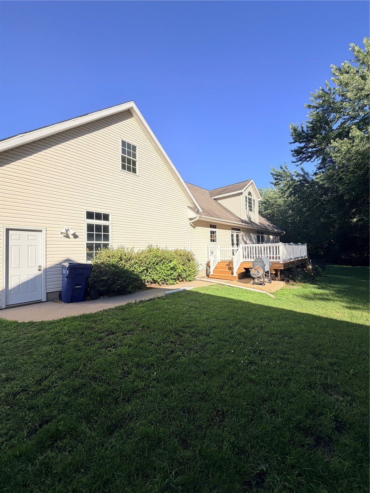 2675 Madison Lane Urbana IA 52345