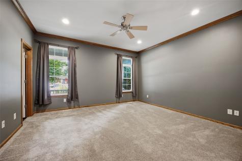 2675 Madison Lane Urbana IA 52345
