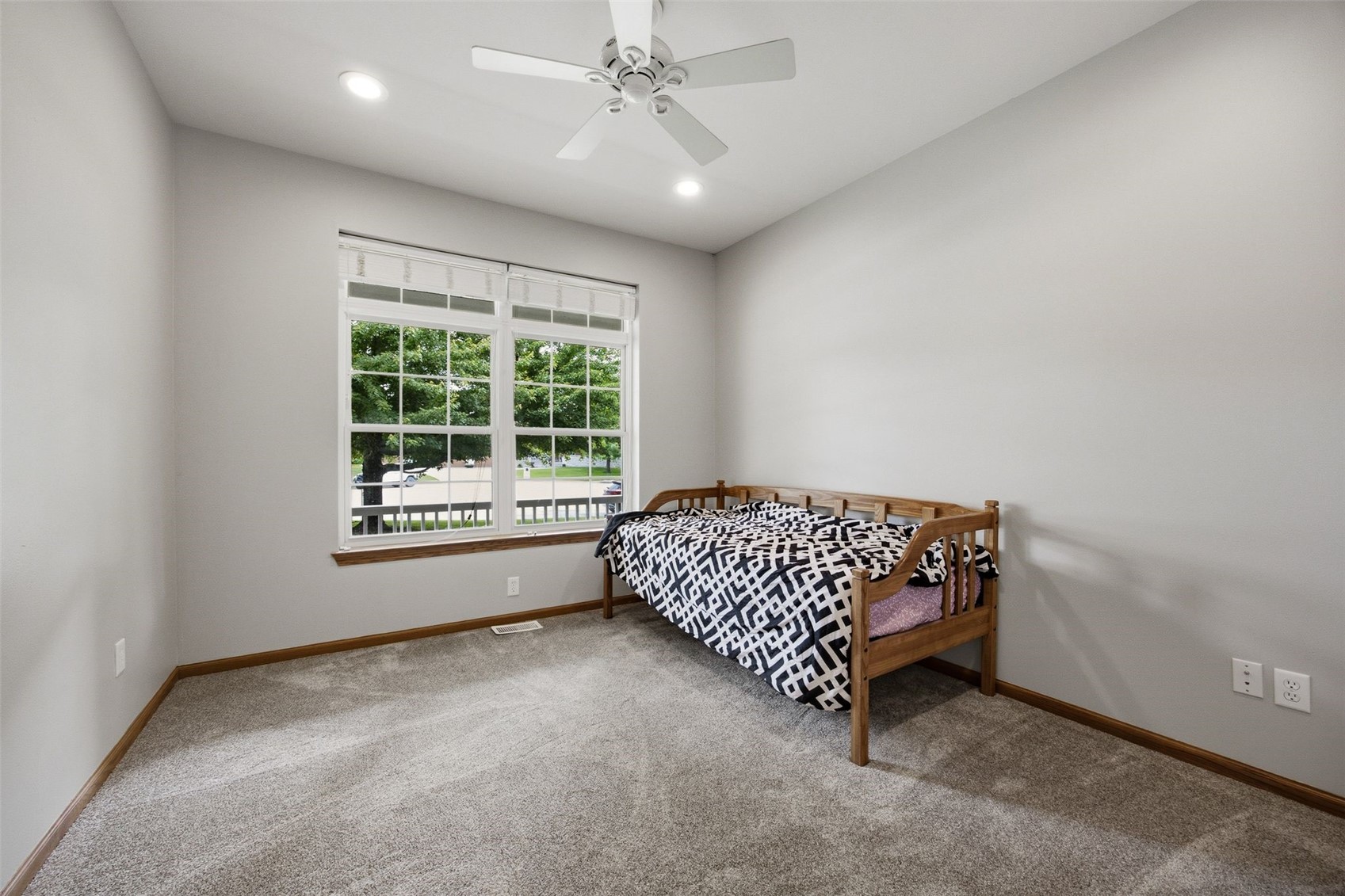 2675 Madison Lane Urbana IA 52345