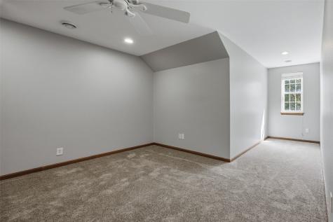 2675 Madison Lane Urbana IA 52345