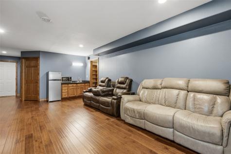 2675 Madison Lane Urbana IA 52345