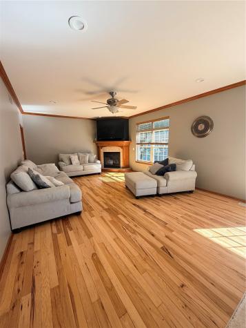 2675 Madison Lane Urbana IA 52345