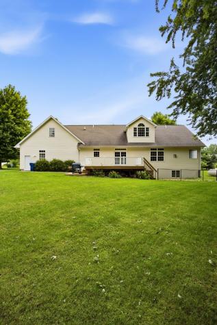 2675 Madison Lane Urbana IA 52345