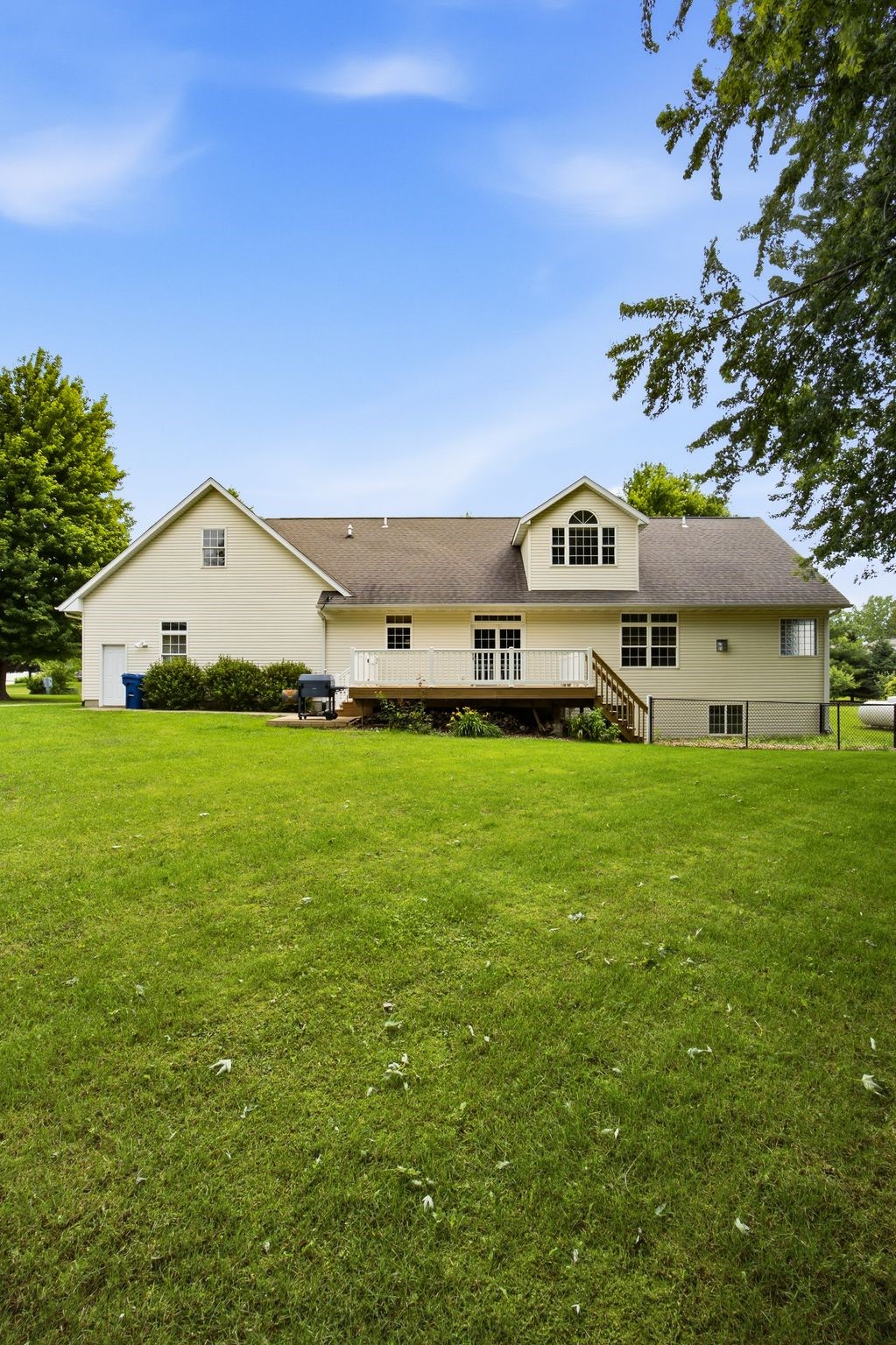 2675 Madison Lane Urbana IA 52345