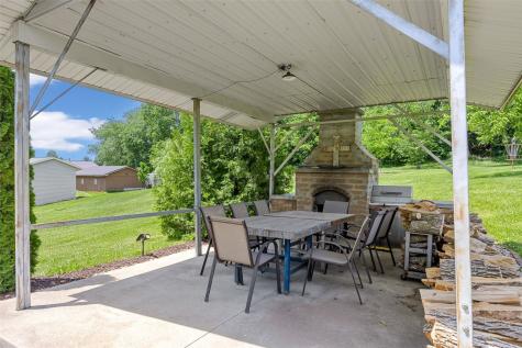 150 W Cemetery Road Fairfax IA 52228