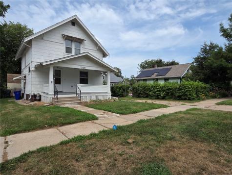 1738 Higley Avenue SE Cedar Rapids IA 52403