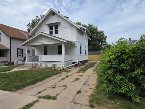1738 Higley Avenue SE Cedar Rapids IA 52403