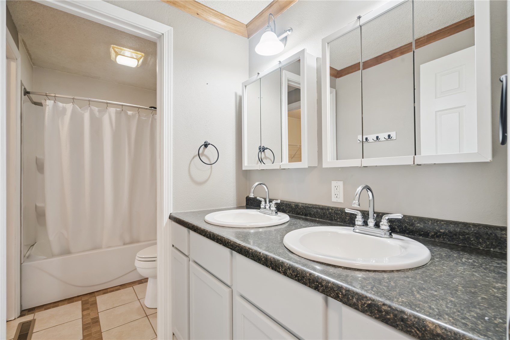 317 Terrace Lane Drive Montezuma IA 50171