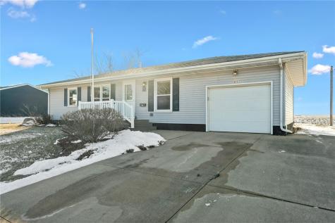 311 Sunset Drive Stanwood IA 52337