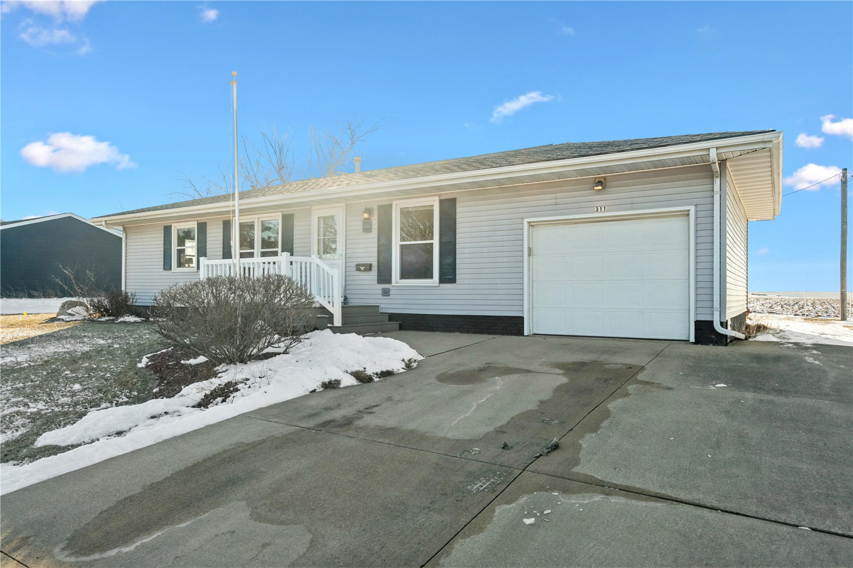 311 Sunset Drive Stanwood IA 52337