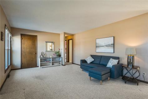 311 Sunset Drive Stanwood IA 52337