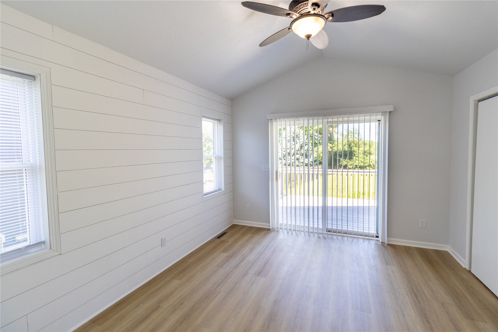 1230 Belmont Parkway NW Cedar Rapids IA 52405