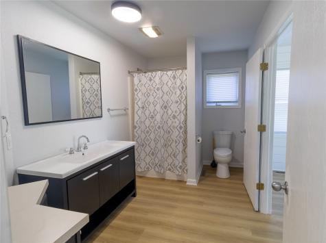 1230 Belmont Parkway NW Cedar Rapids IA 52405