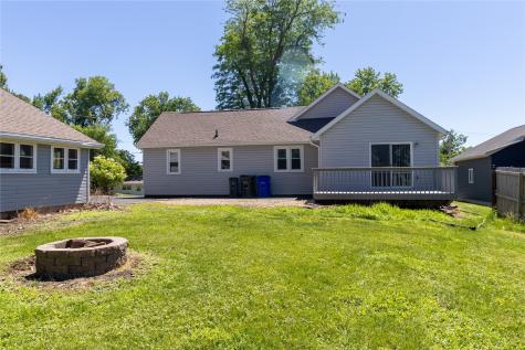 1230 Belmont Parkway NW Cedar Rapids IA 52405