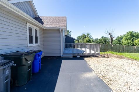 1230 Belmont Parkway NW Cedar Rapids IA 52405