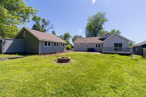 1230 Belmont Parkway NW Cedar Rapids IA 52405