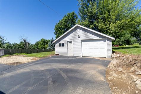 1230 Belmont Parkway NW Cedar Rapids IA 52405
