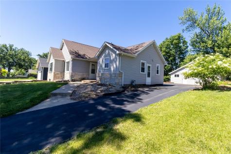 1230 Belmont Parkway NW Cedar Rapids IA 52405