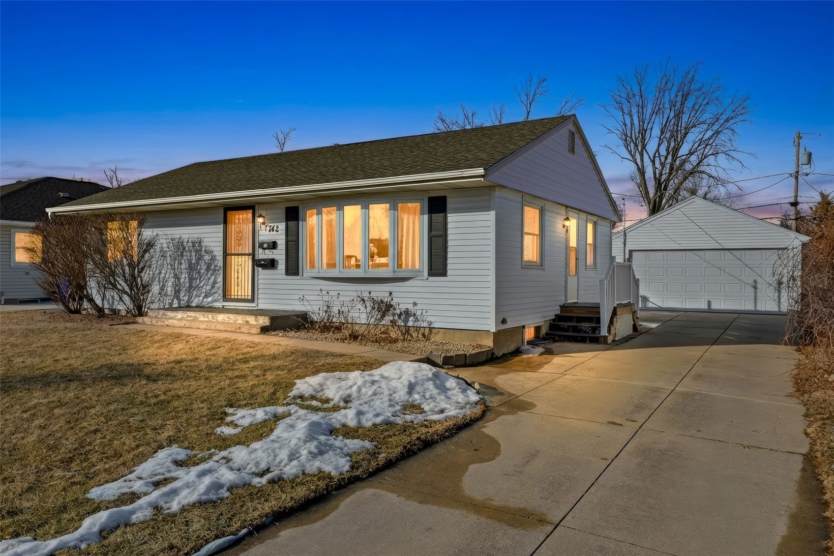 742 43rd Street NE Cedar Rapids IA 52402