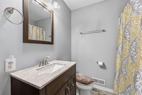 742 43rd Street NE Cedar Rapids IA 52402