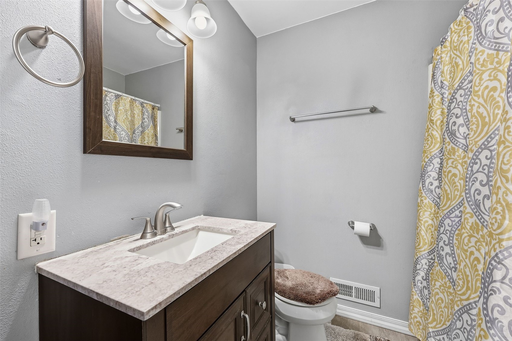 742 43rd Street NE Cedar Rapids IA 52402