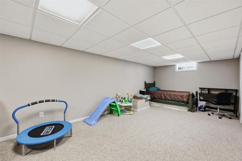 742 43rd Street NE Cedar Rapids IA 52402