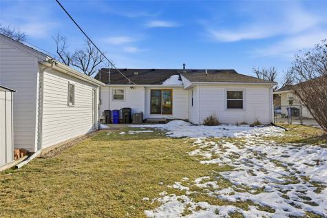 742 43rd Street NE Cedar Rapids IA 52402