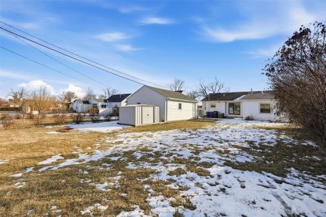 742 43rd Street NE Cedar Rapids IA 52402