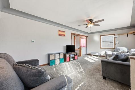 742 43rd Street NE Cedar Rapids IA 52402
