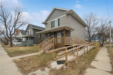 702 L Street SW Cedar Rapids IA 52404