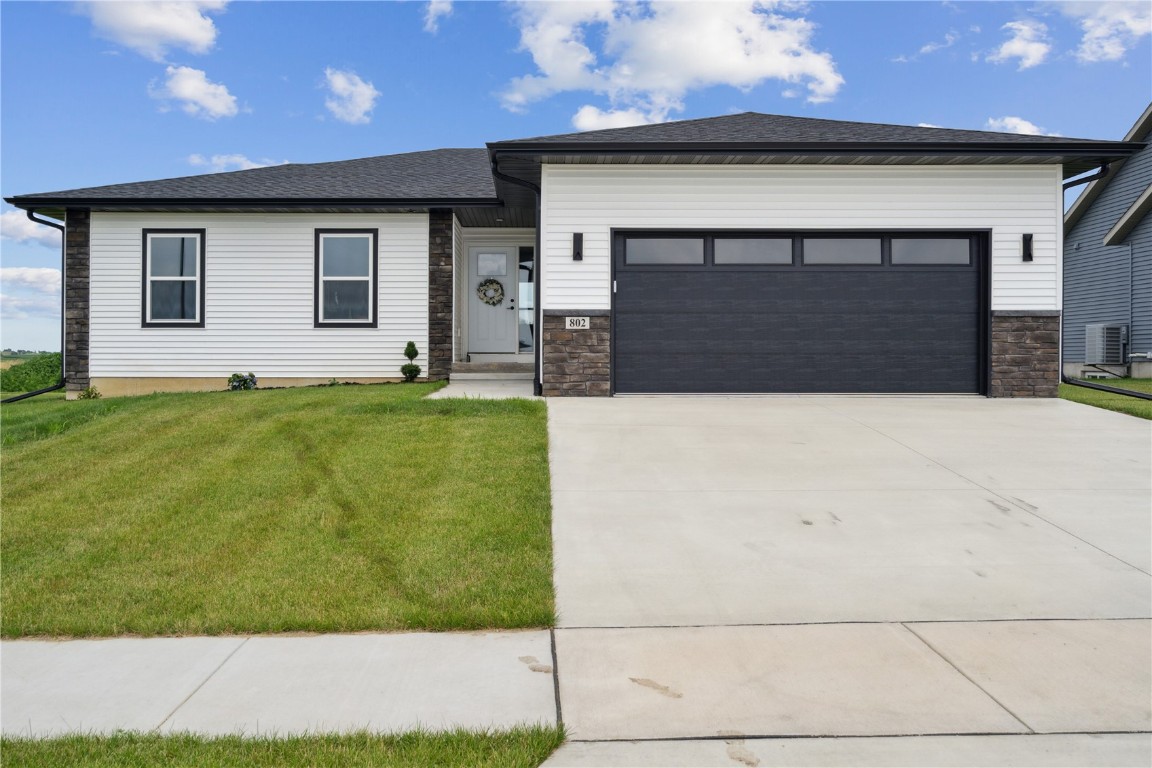 802 Mont Clair Solon IA 52333