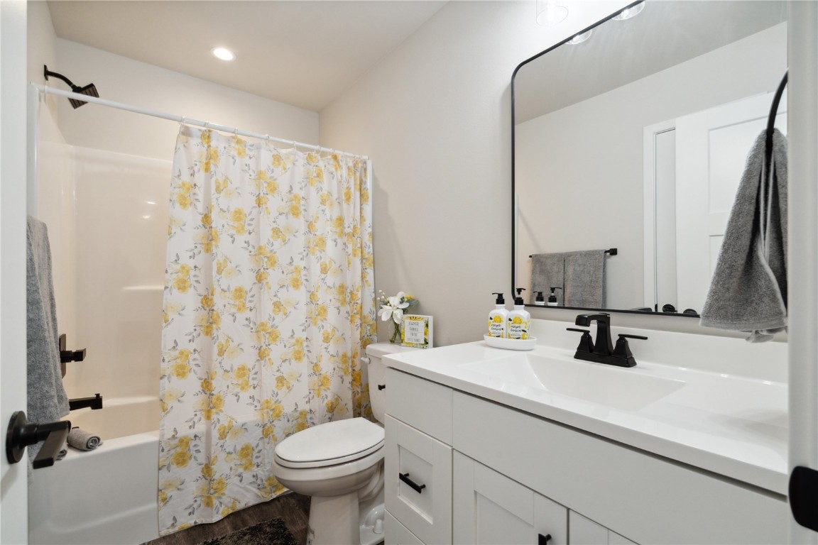 802 Mont Clair Solon IA 52333
