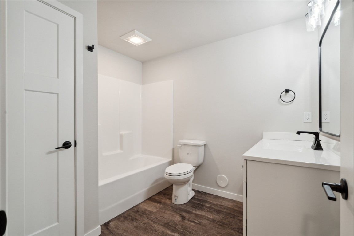 802 Mont Clair Solon IA 52333