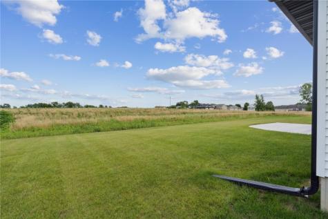 802 Mont Clair Solon IA 52333