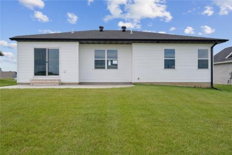 802 Mont Clair Solon IA 52333