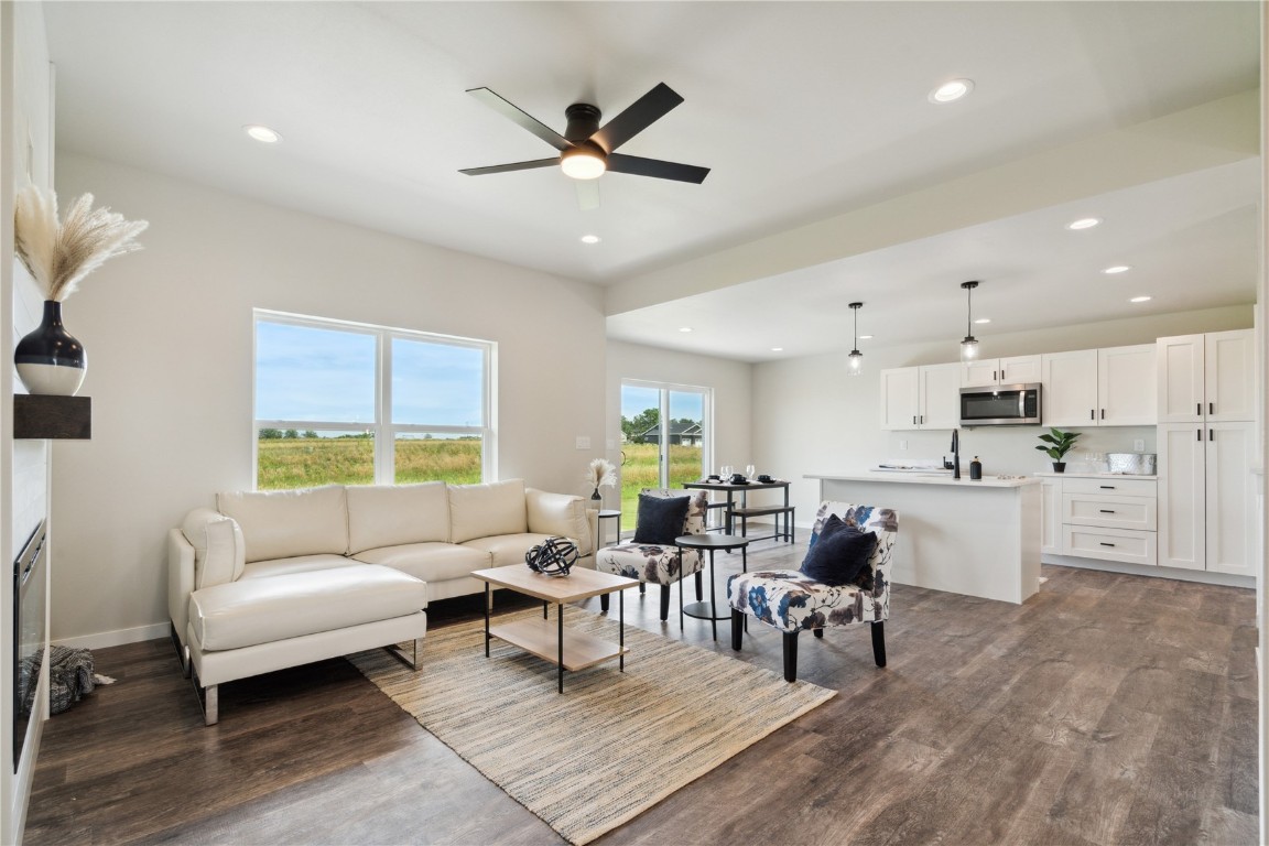 802 Mont Clair Solon IA 52333
