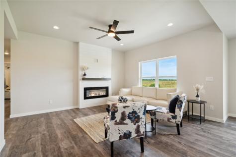802 Mont Clair Solon IA 52333