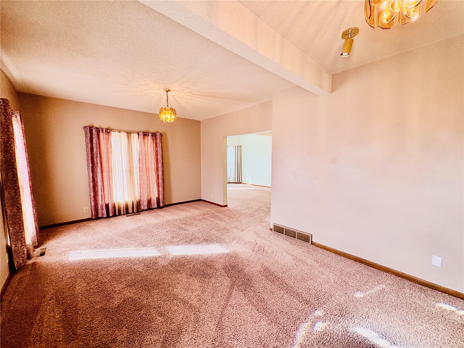 1612 7th Avenue Belle Plaine IA 52208