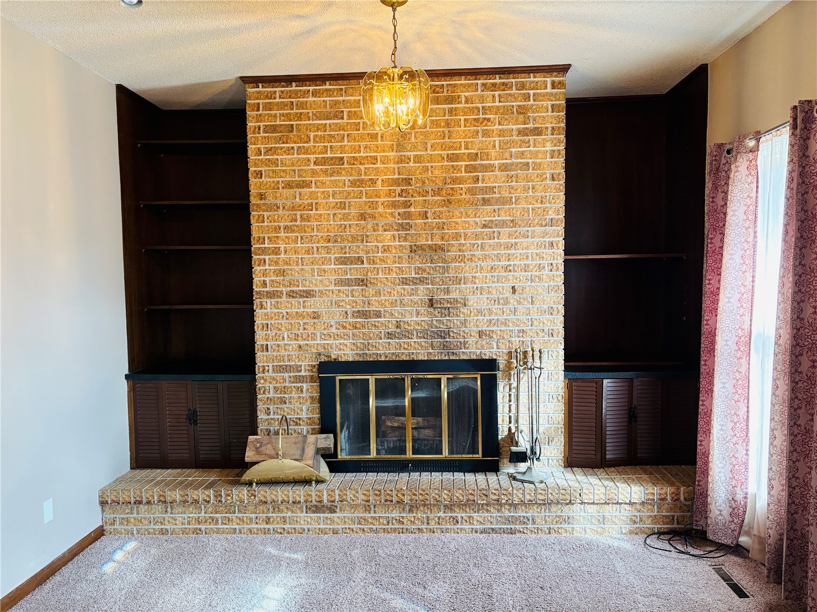 1612 7th Avenue Belle Plaine IA 52208