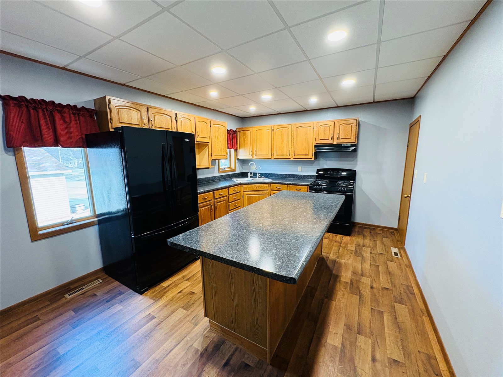 1612 7th Avenue Belle Plaine IA 52208