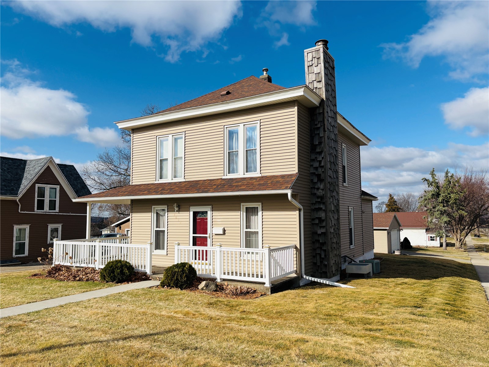 1612 7th Avenue Belle Plaine IA 52208