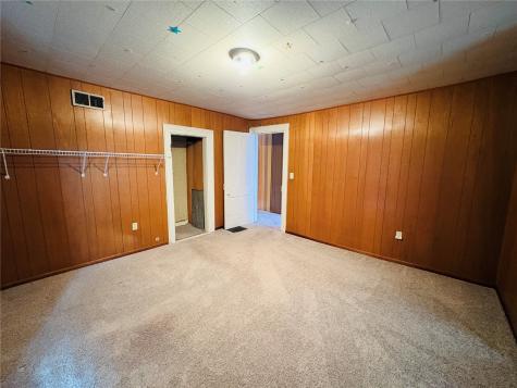 1612 7th Avenue Belle Plaine IA 52208