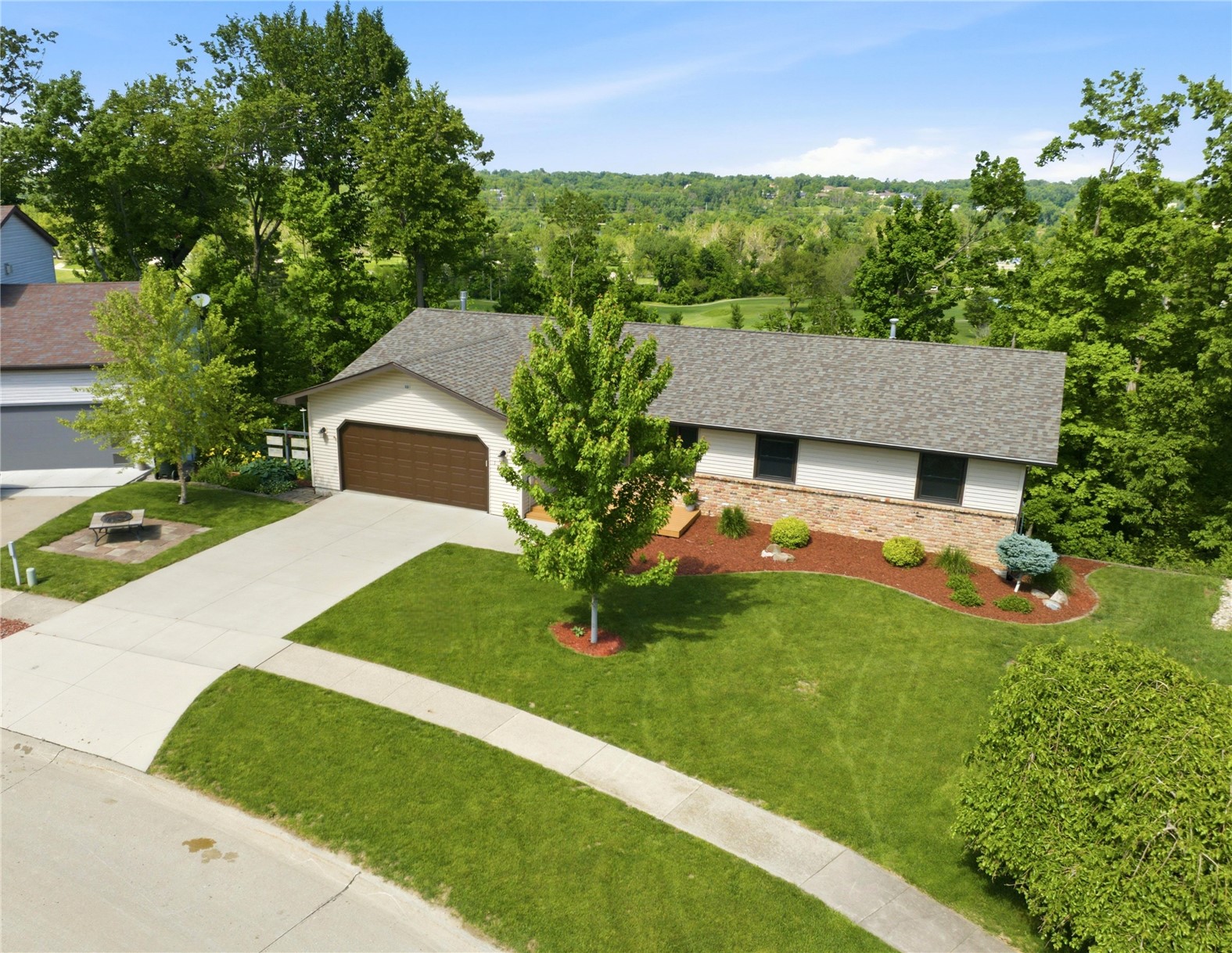 1504 Whitters Way NW Cedar Rapids IA 52405