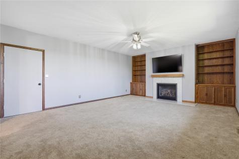 1504 Whitters Way NW Cedar Rapids IA 52405