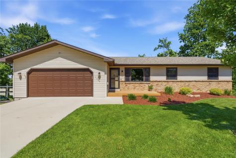 1504 Whitters Way NW Cedar Rapids IA 52405