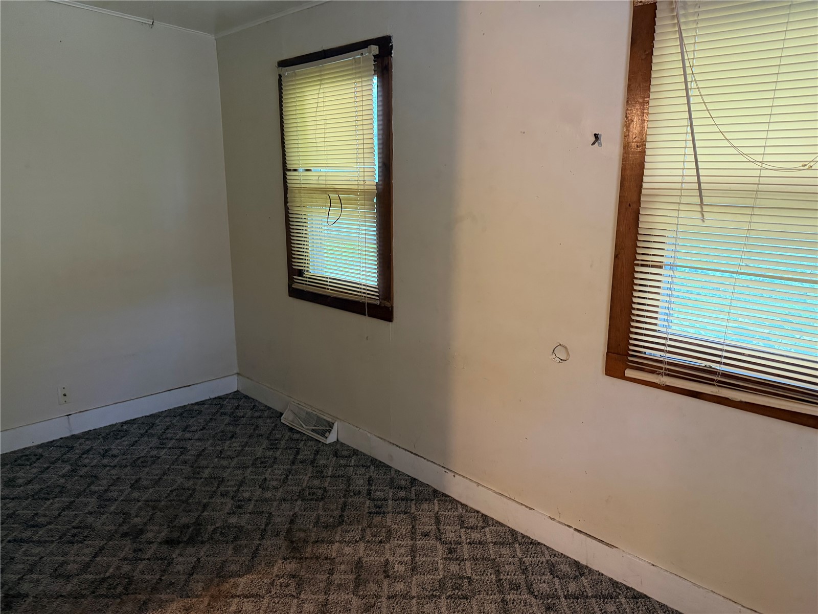 1135 Hubbard Avenue NE Cedar Rapids IA 52402