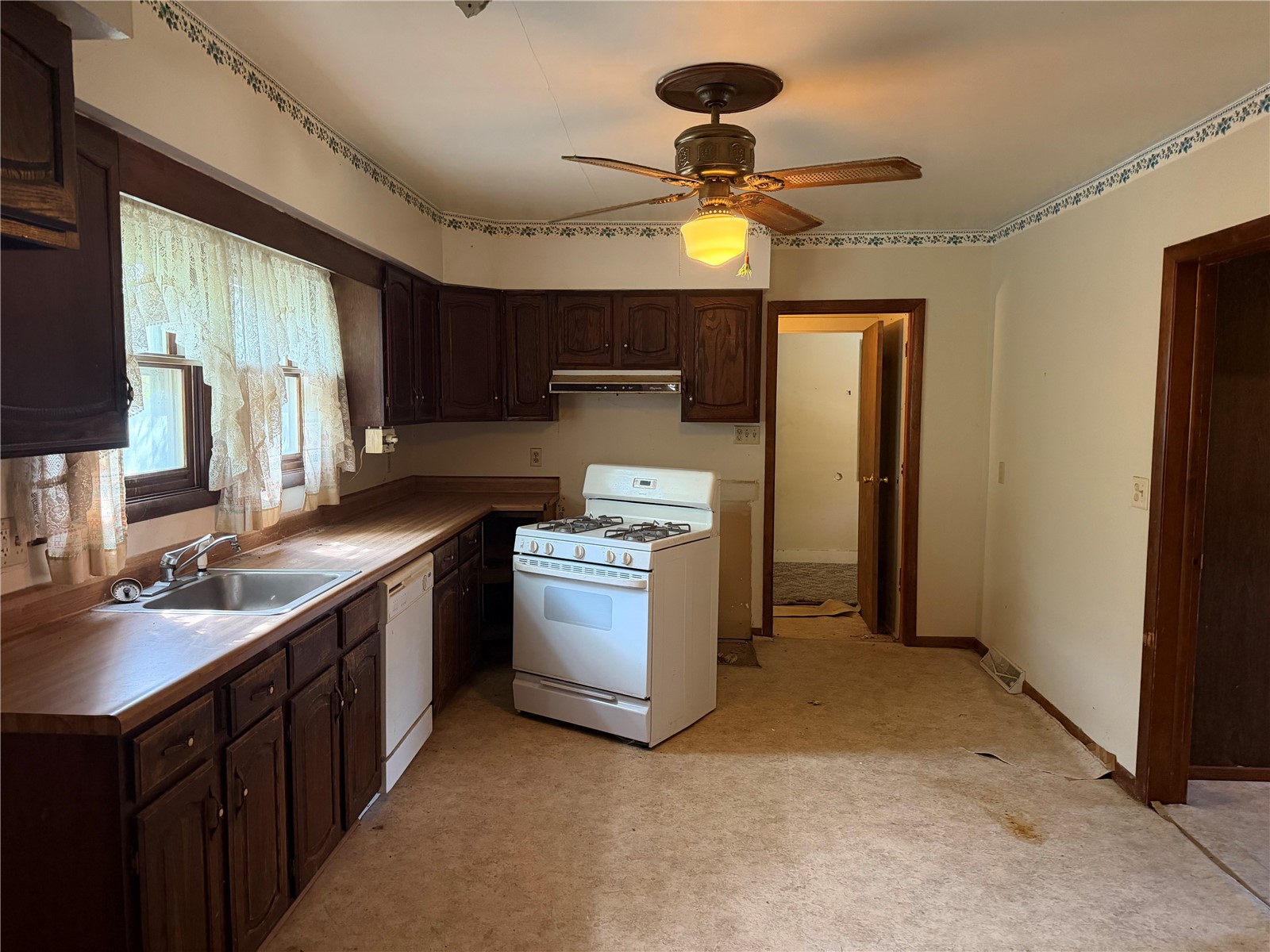 1135 Hubbard Avenue NE Cedar Rapids IA 52402