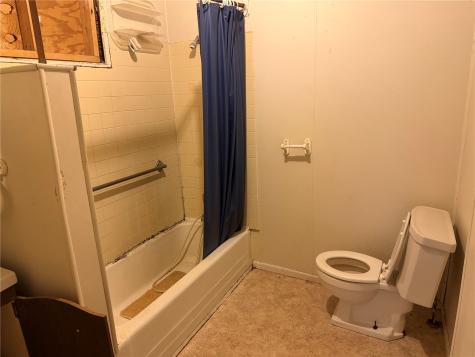 1135 Hubbard Avenue NE Cedar Rapids IA 52402