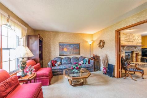 2611 Iris Avenue NW Cedar Rapids IA 52405